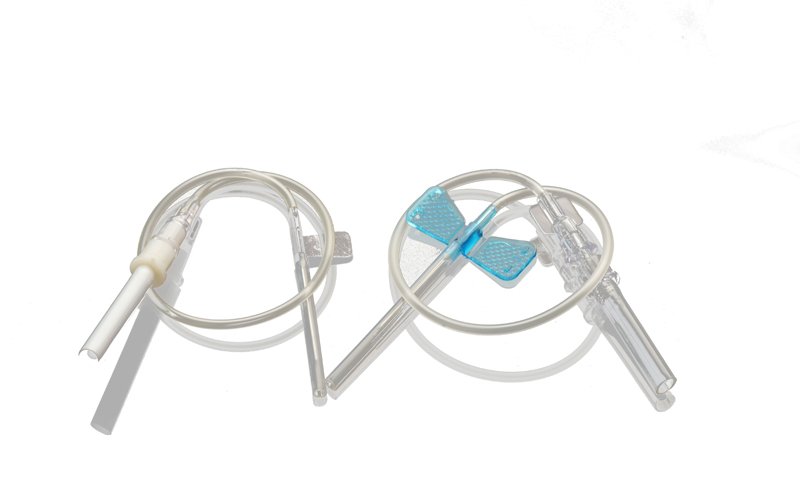 Butterfly needle with luer adapter.jpg